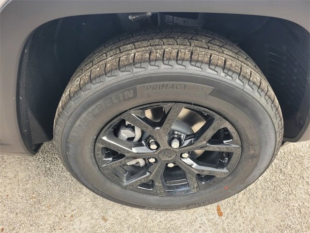 New 2025 Jeep Grand Cherokee Altitude image 18