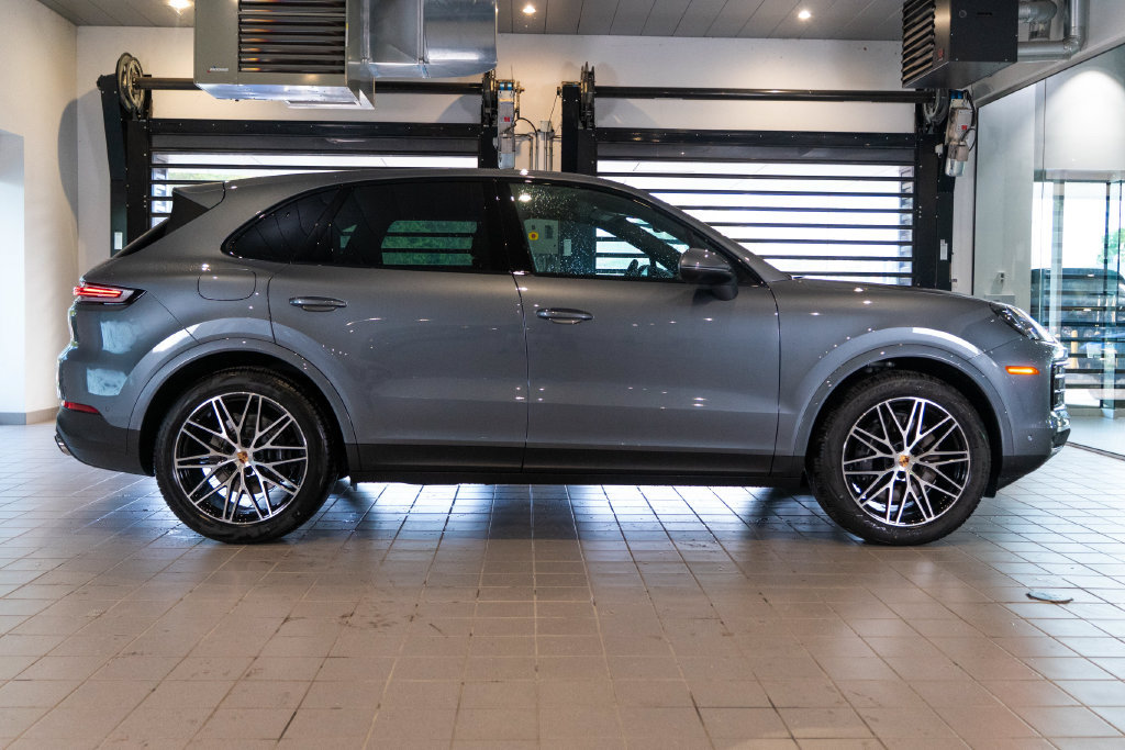 New 2026 Porsche Cayenne AWD/4WD image 11