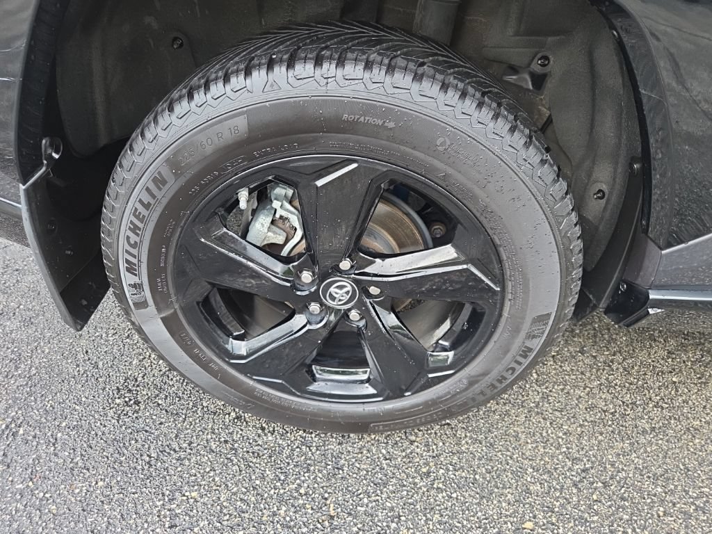 Used 2019 Toyota RAV4 XSE w/ XSE Weather Package AWD/4WD image 18