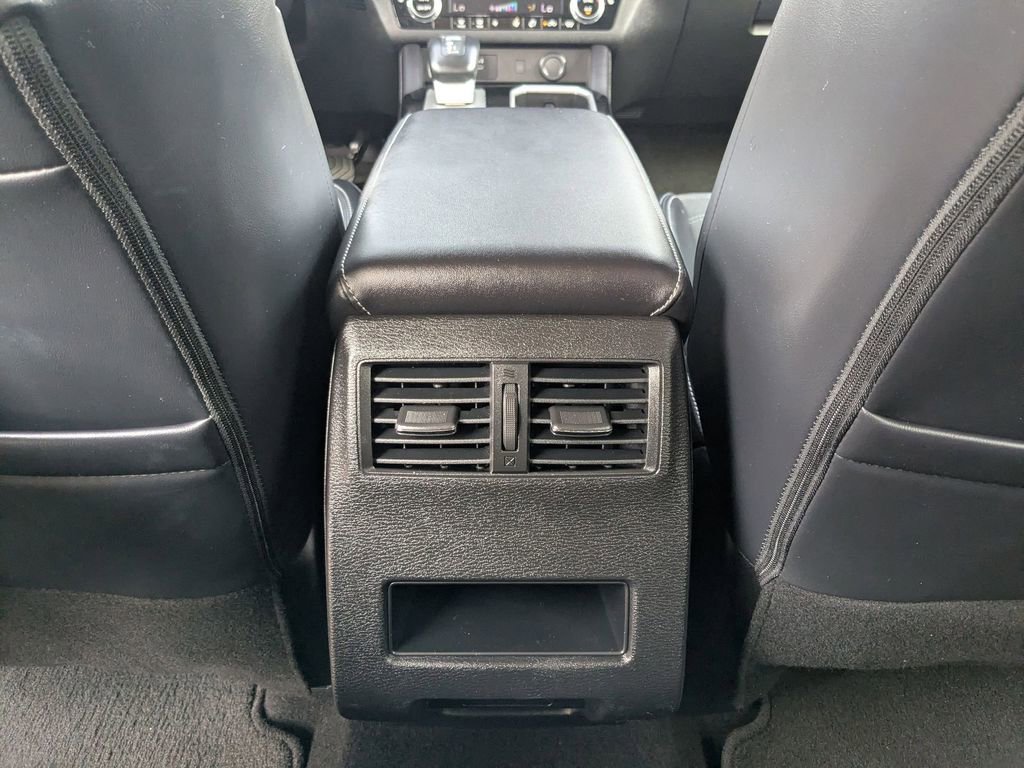 Used 2025 Mitsubishi Outlander SE AWD/4WD image 24