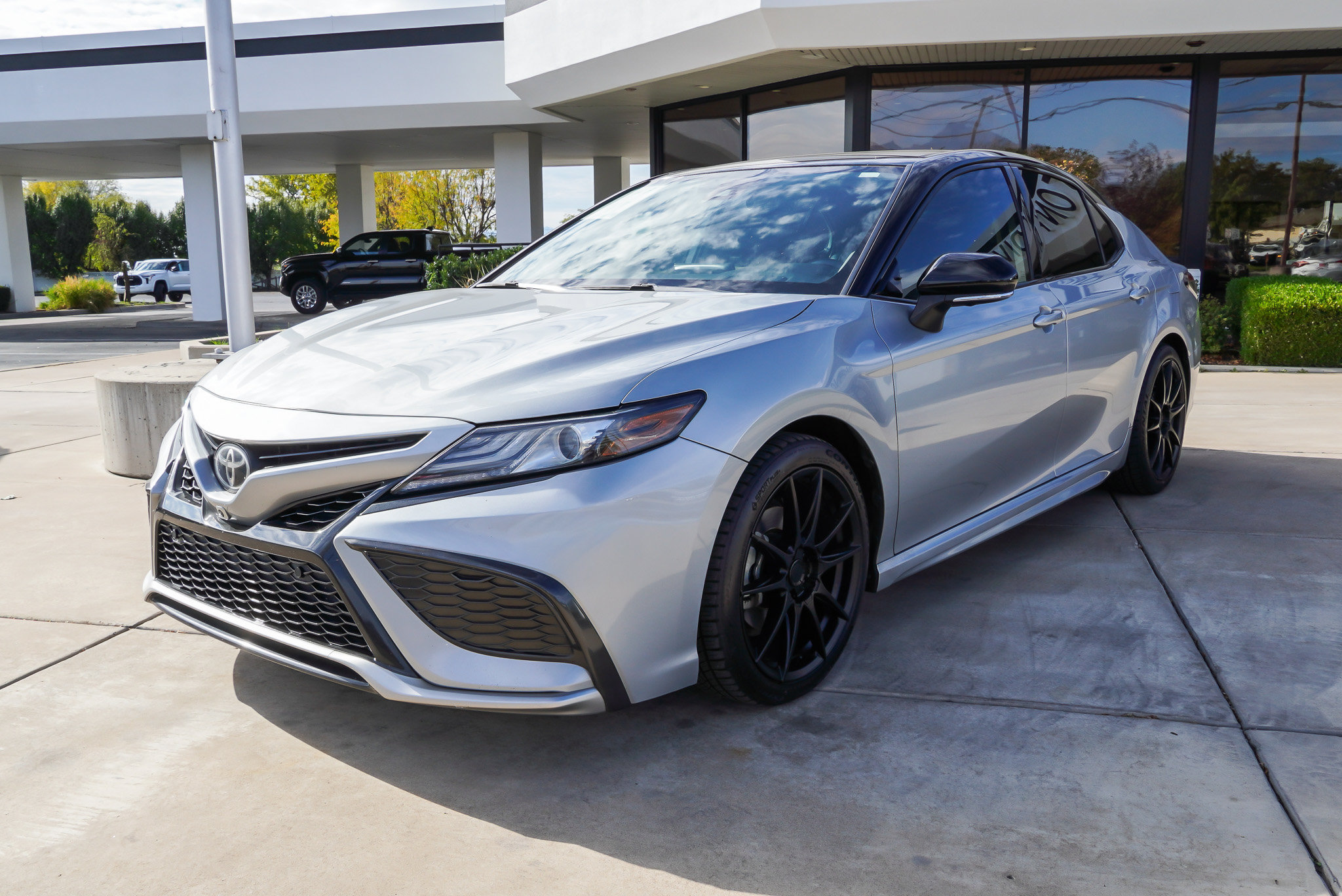 Used 2021 Toyota Camry XSE w/ Navigation Package FWD image 4