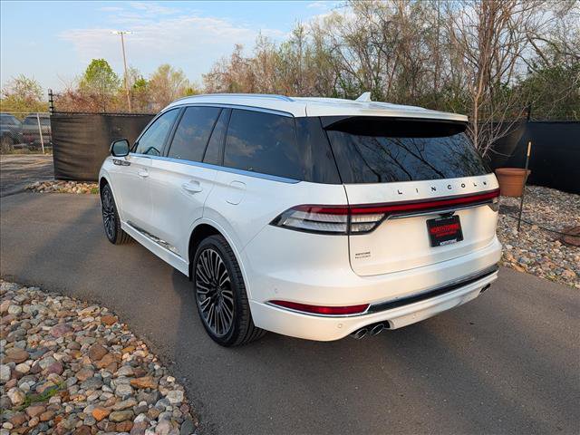 Used 2022 Lincoln Aviator Black Label w/ Dynamic Handling Package AWD/4WD image 3