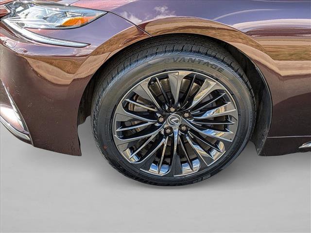 Used 2020 Lexus LS 500 w/ Luxury Package image 24