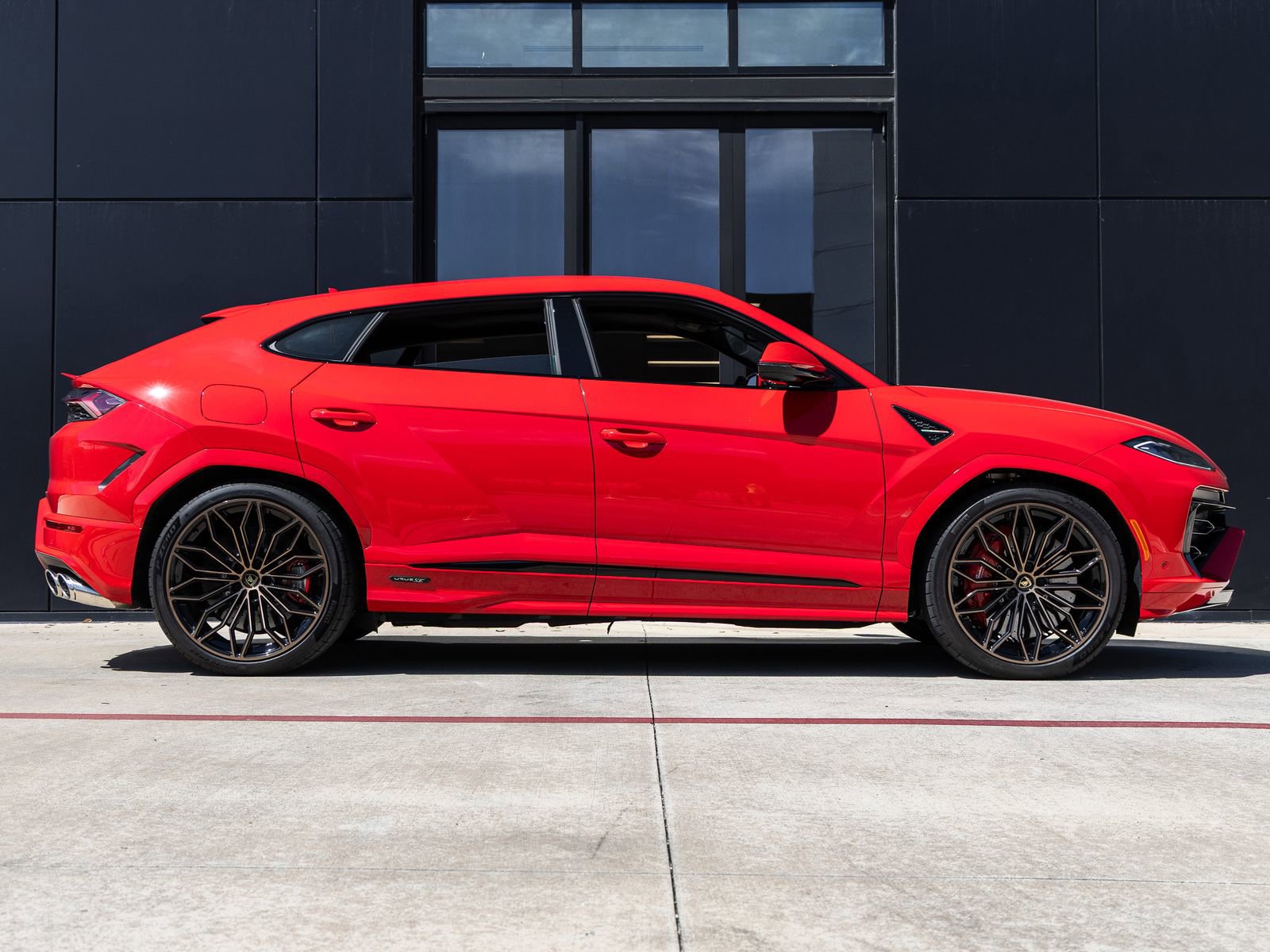 Used 2026 Lamborghini Urus SE image 10