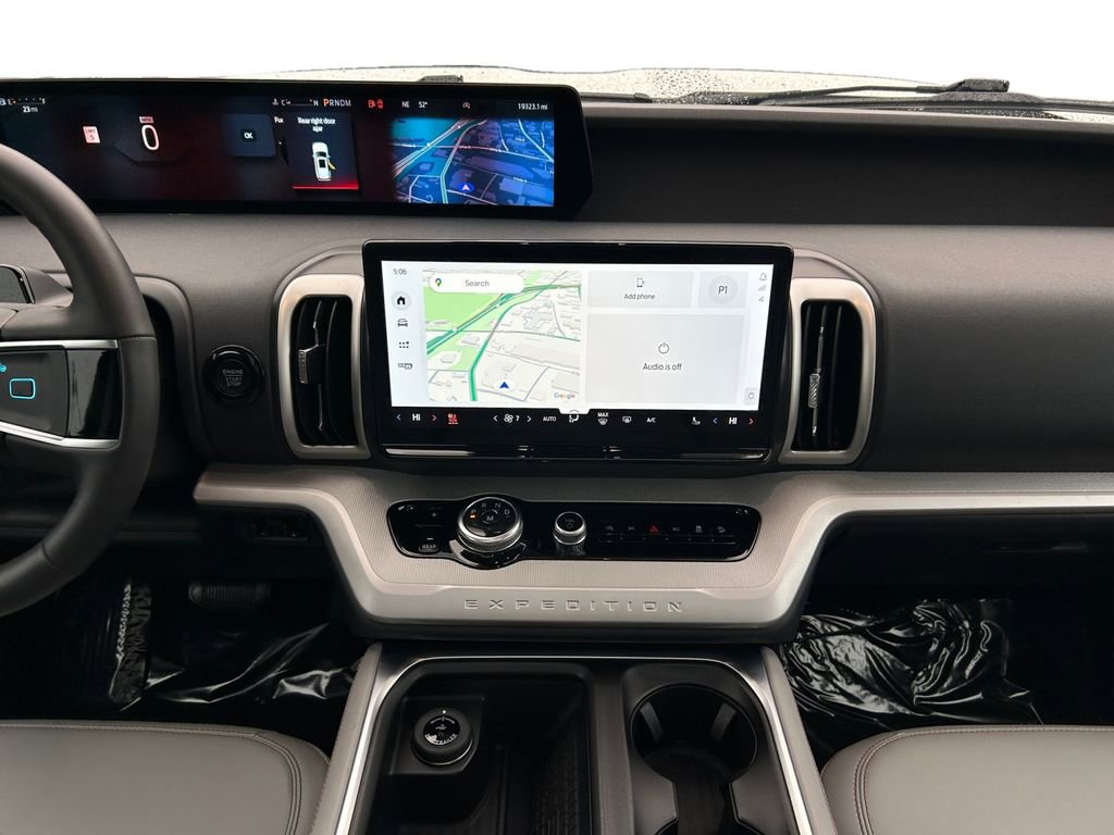 Used 2025 Ford Expedition Active image 12