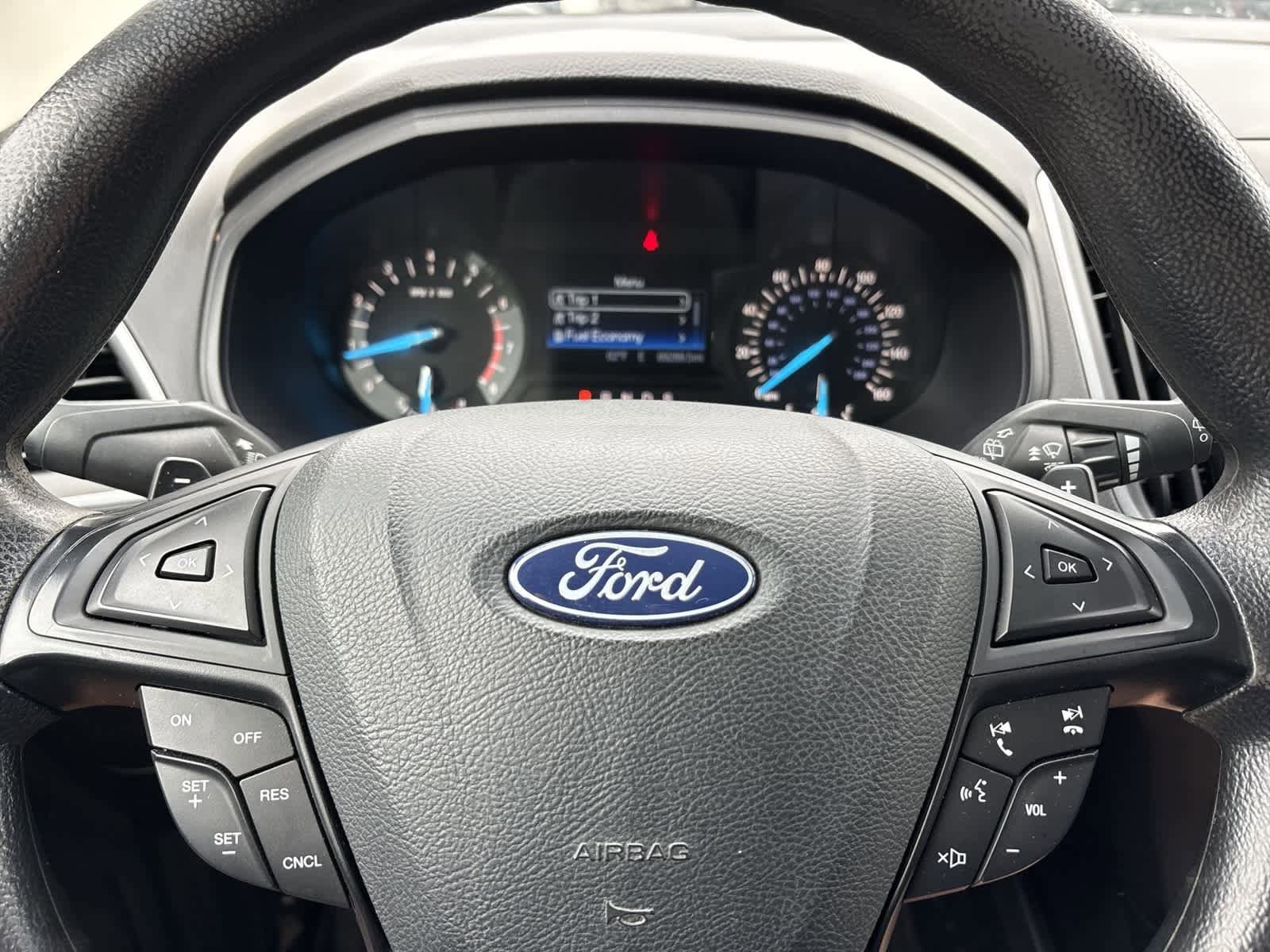 Used 2018 Ford Edge SE FWD image 11