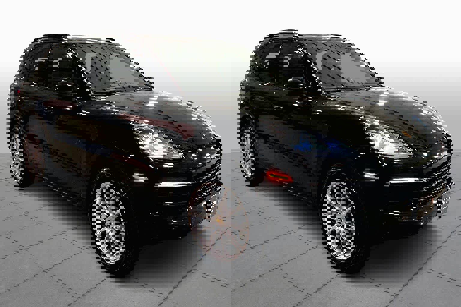 Used 2023 Porsche Cayenne image 3