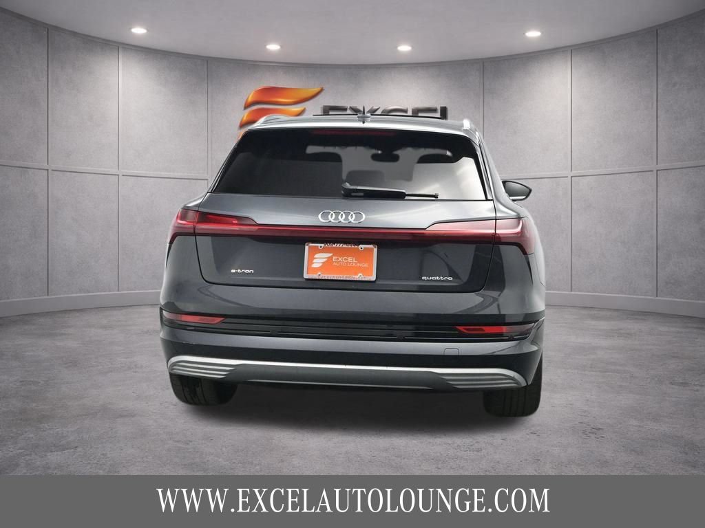 Used 2022 Audi e-tron Premium AWD/4WD image 7