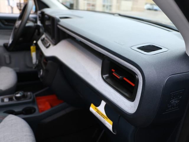 Used 2023 Ford Maverick XLT image 11