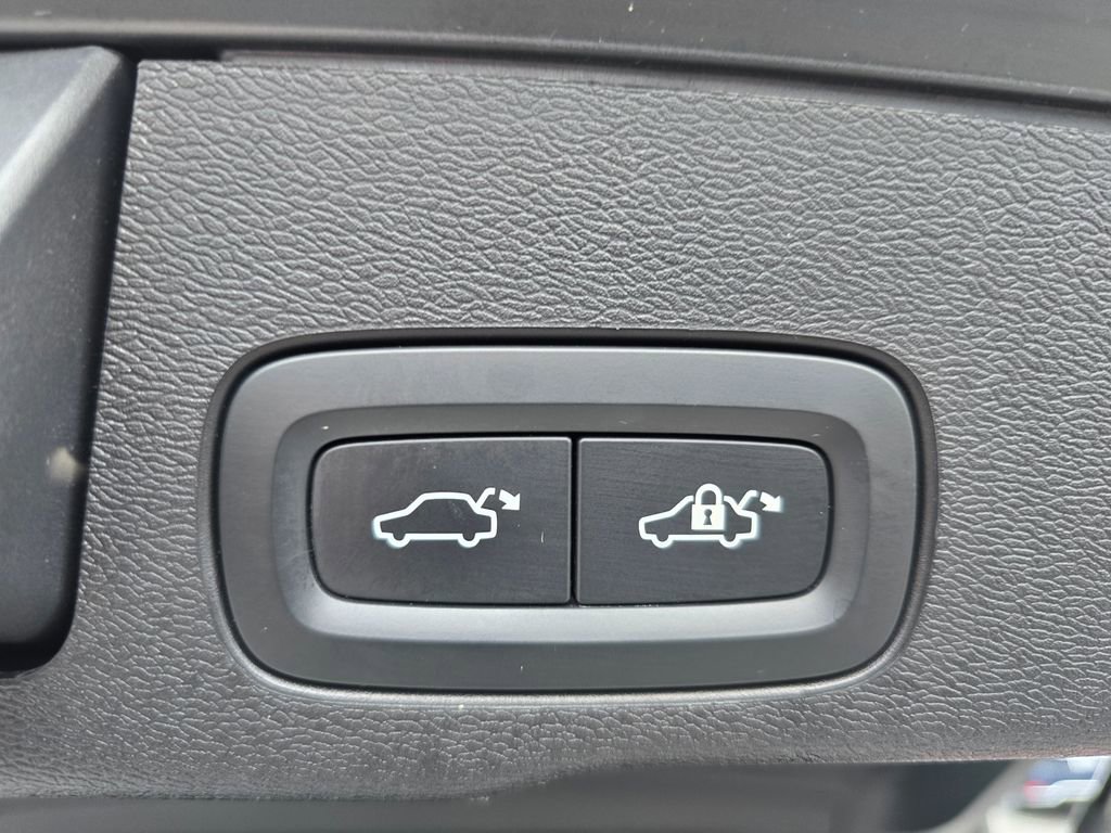 Used 2021 Volvo XC60 T6 Inscription AWD/4WD image 30