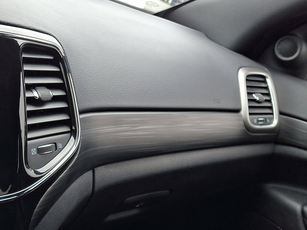 Used 2022 Jeep Grand Cherokee Laredo X image 31