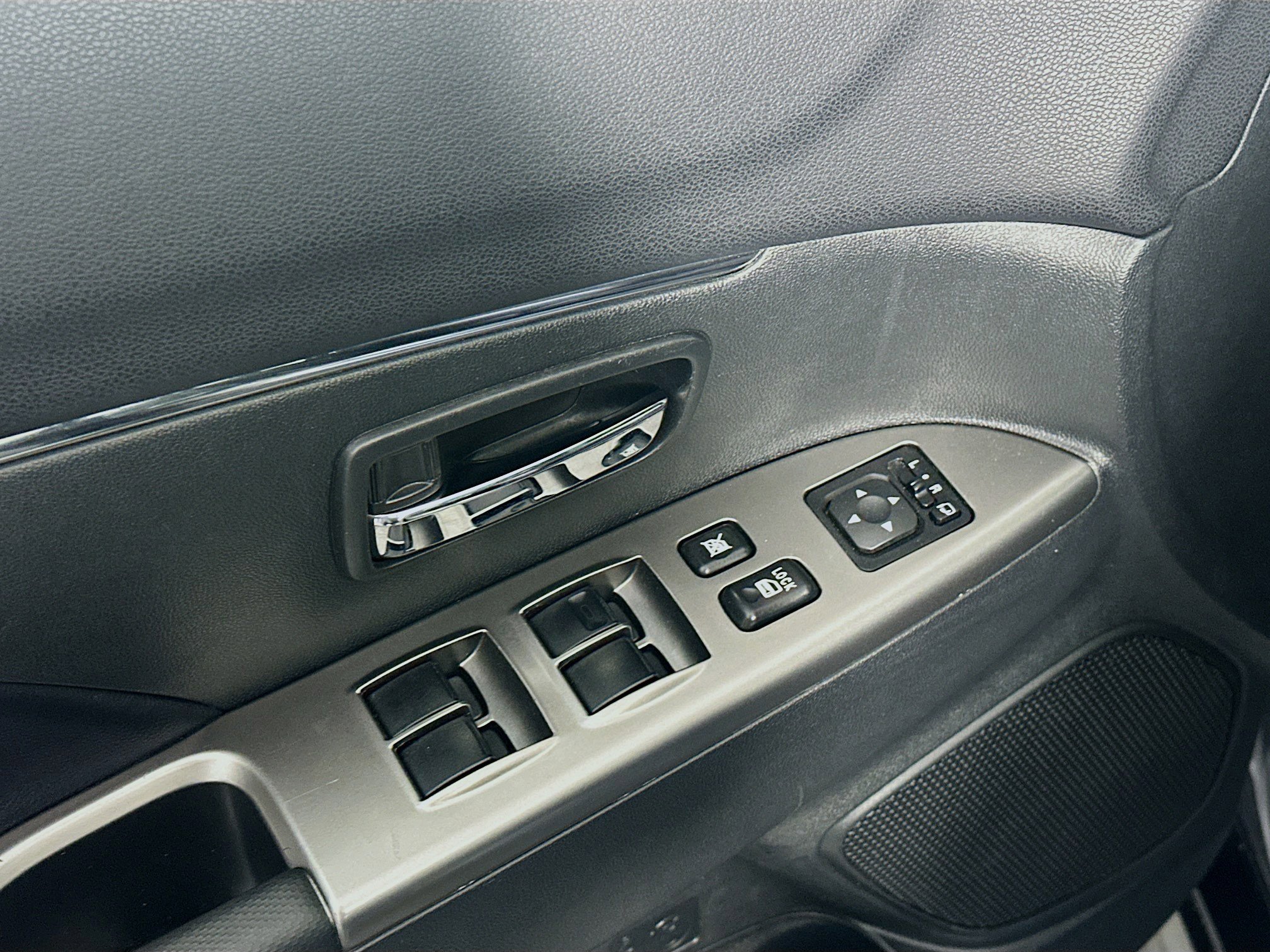 Used 2025 Mitsubishi Outlander Sport SE image 15