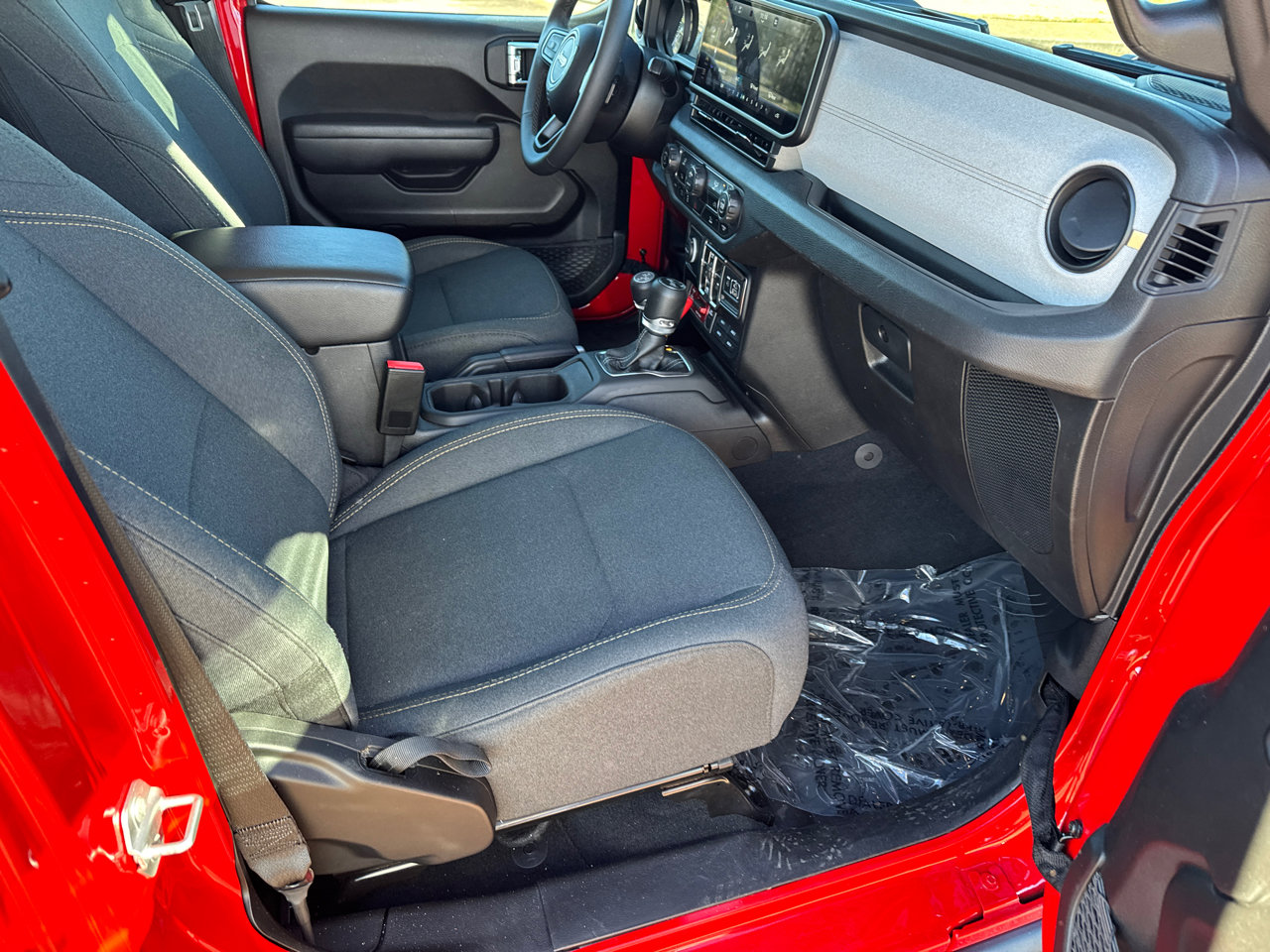 Used 2025 Jeep Wrangler Willys image 13