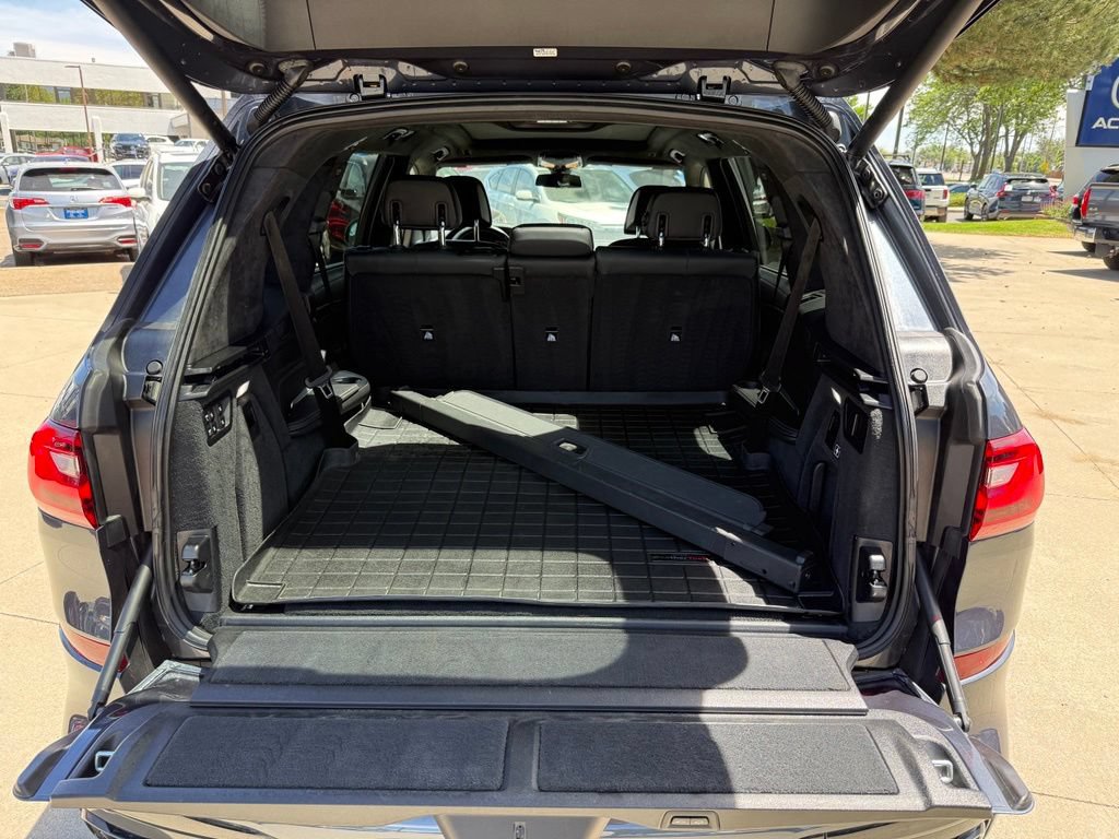 Used 2020 BMW X7 xDrive40i w/ M Sport Package AWD/4WD image 17