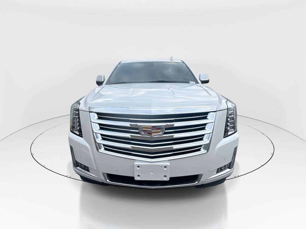 Used 2020 Cadillac Escalade Platinum image 3