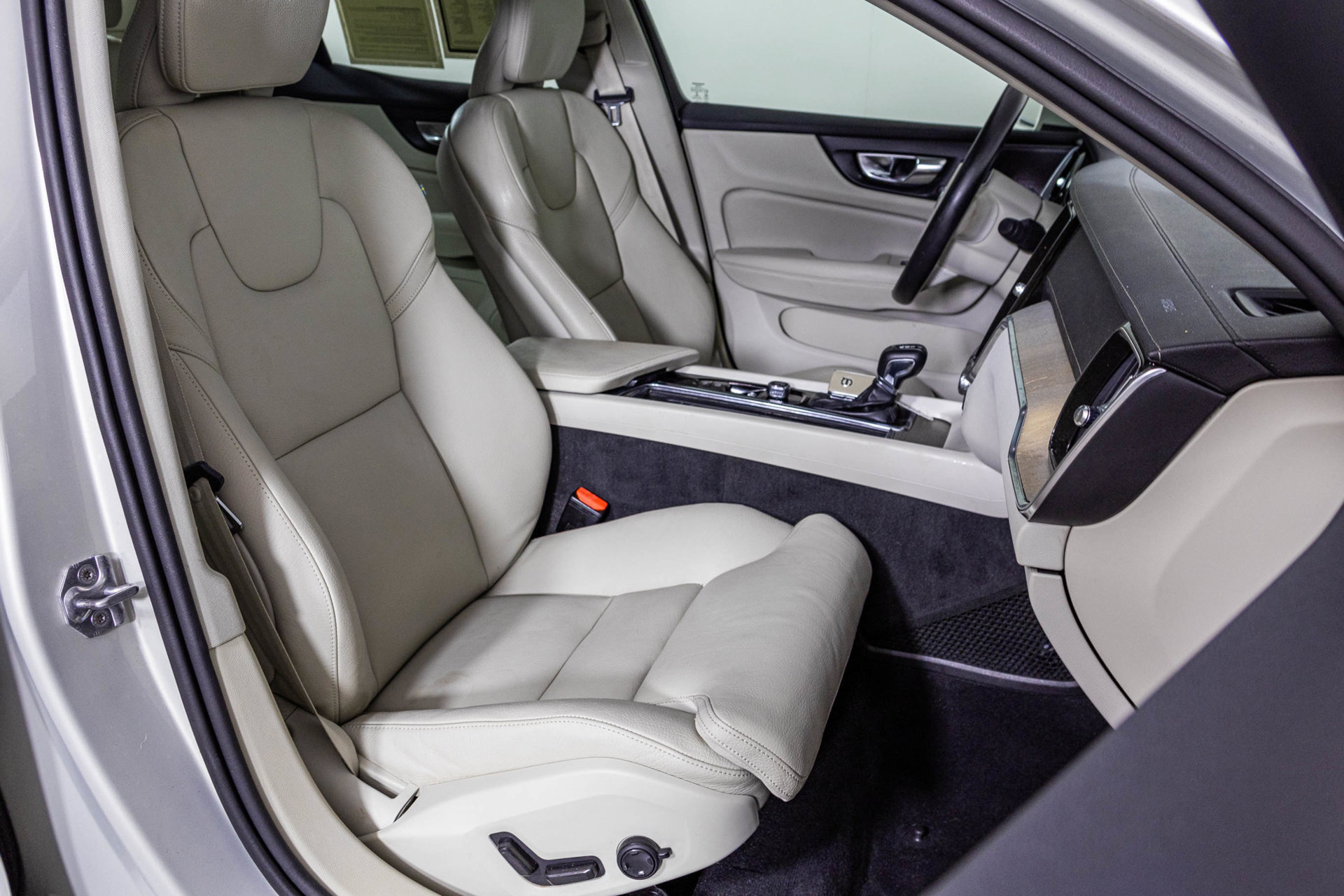 Used 2019 Volvo S60 T5 Inscription FWD image 46