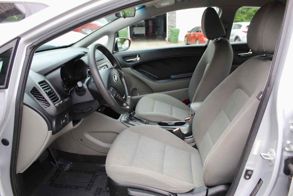 Used 2015 Kia Forte LX FWD image 21