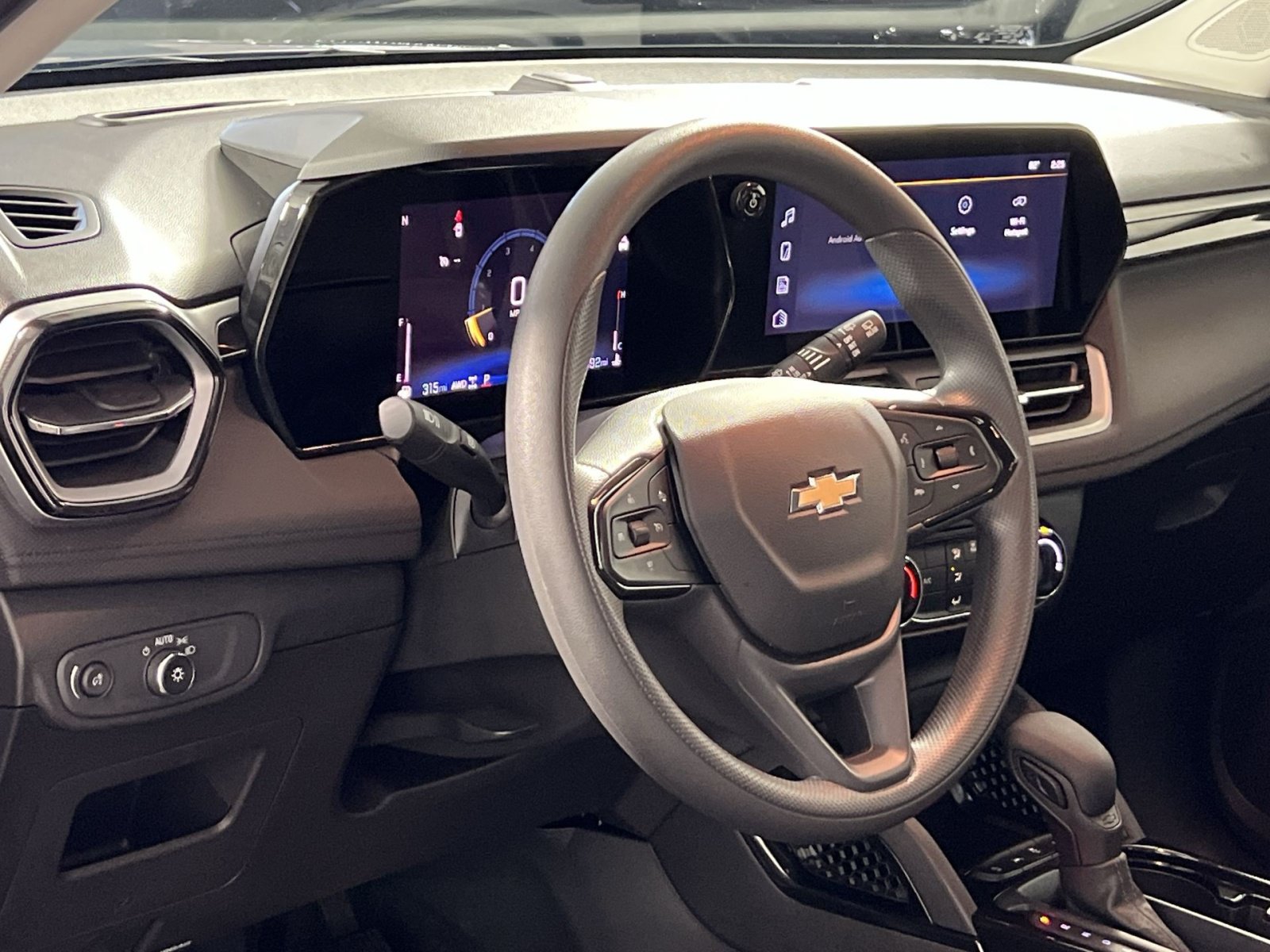 Used 2024 Chevrolet TrailBlazer LS AWD/4WD image 16