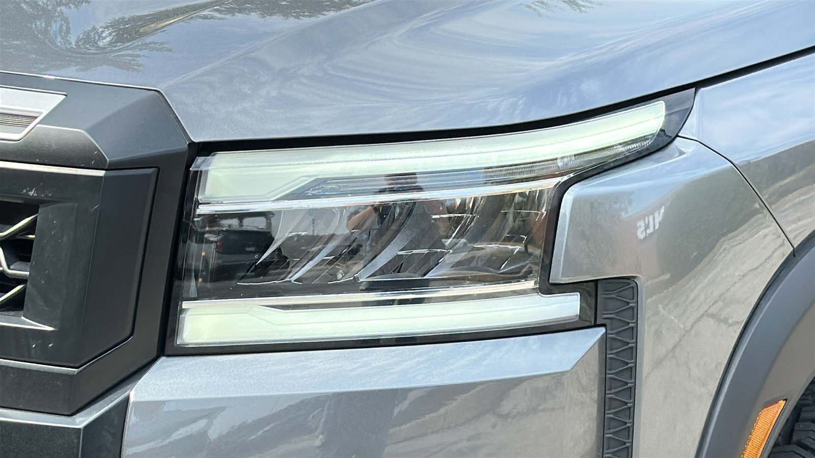 Certified 2025 Nissan Frontier PRO-4X w/ Pro Convenience Package image 4