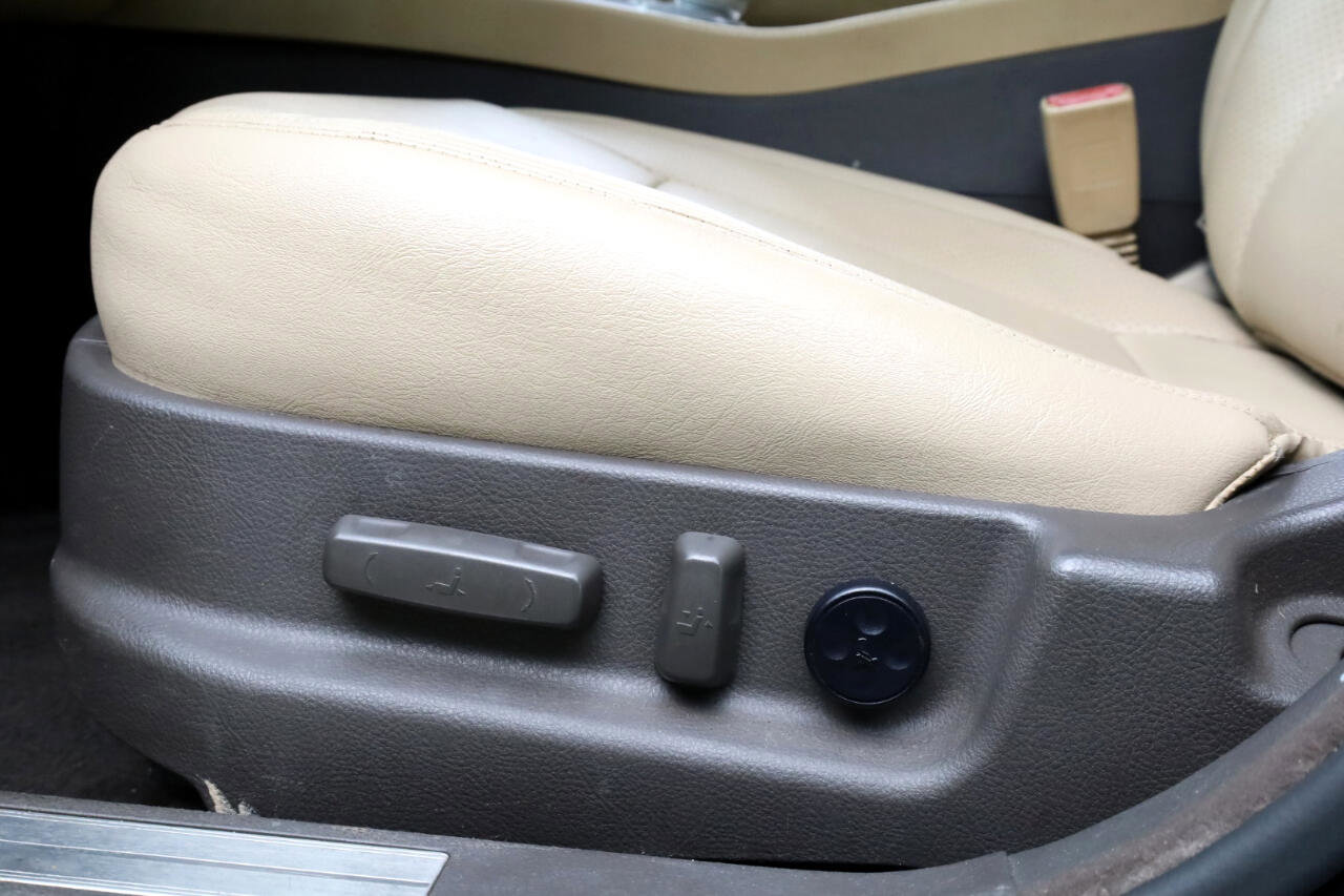 Used 2014 Hyundai Genesis 3.8 w/ Technology Package 03 image 30