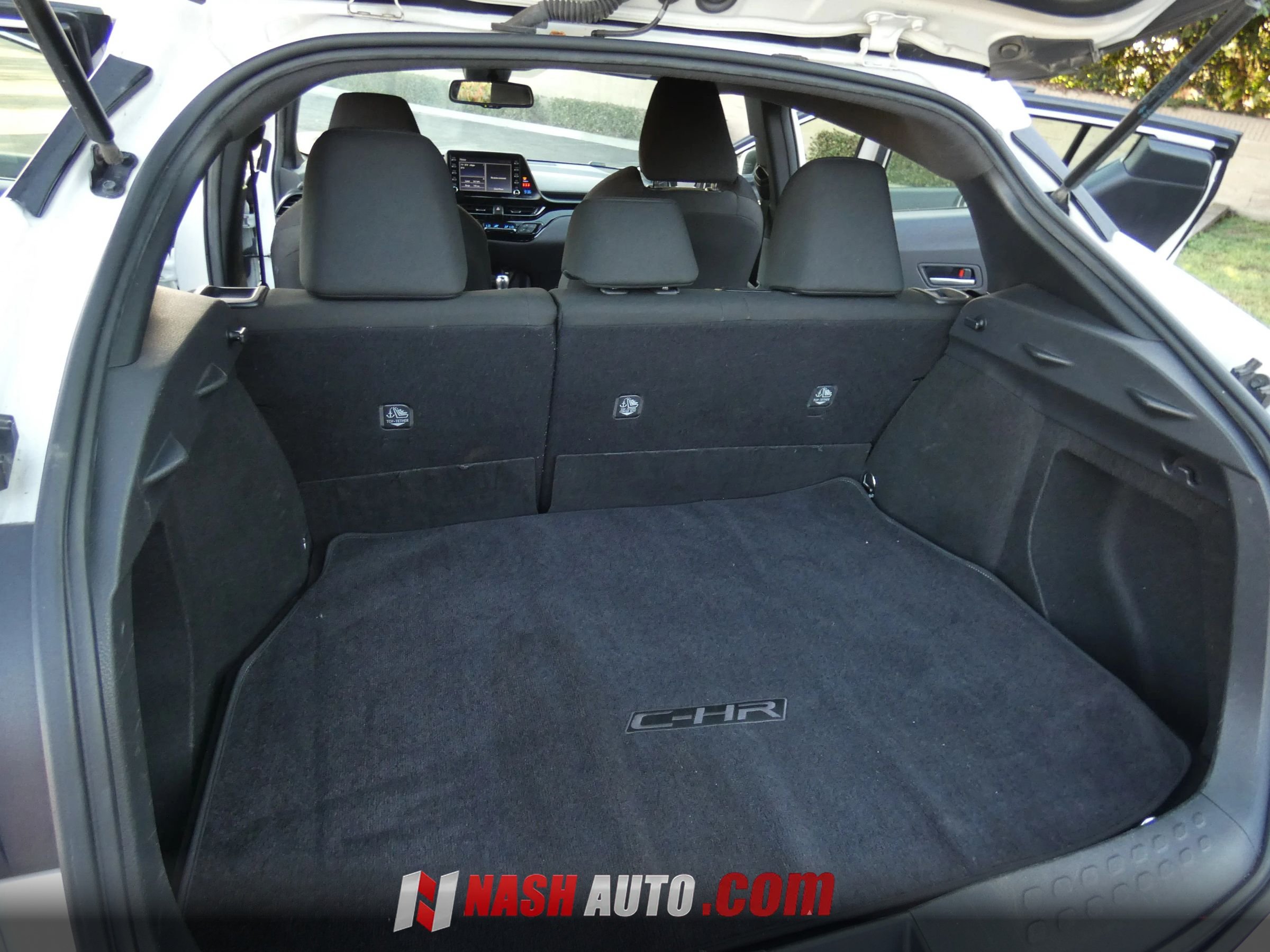 Used 2019 Toyota C-HR LE FWD image 52