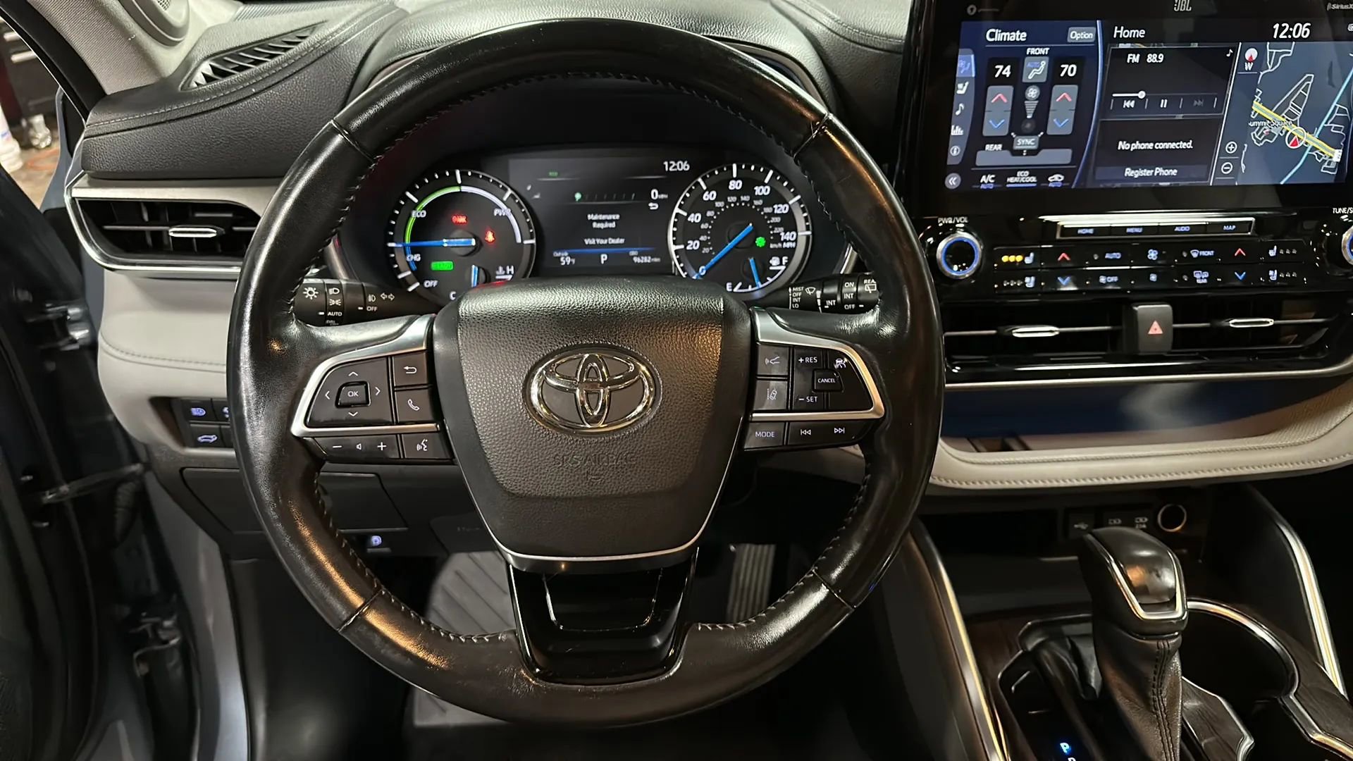Used 2021 Toyota Highlander Limited image 24