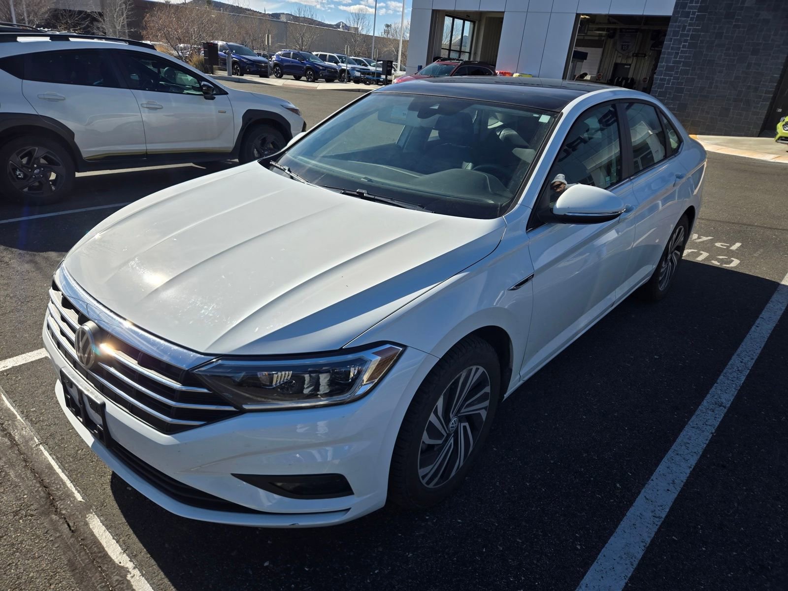 Used 2020 Volkswagen Jetta SEL Premium image 16