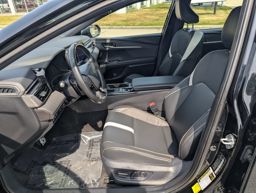 Used 2025 Toyota Camry SE FWD image 17