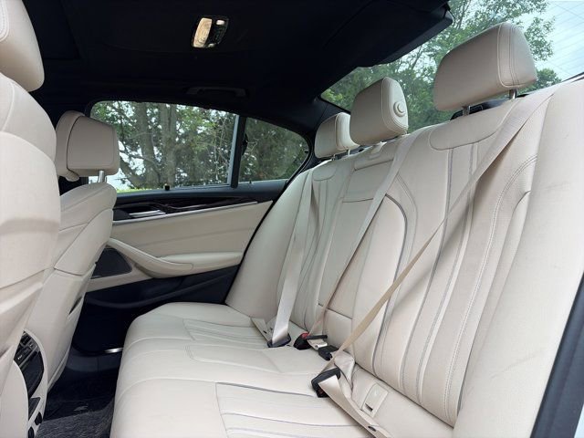 Used 2018 BMW 540d xDrive image 13