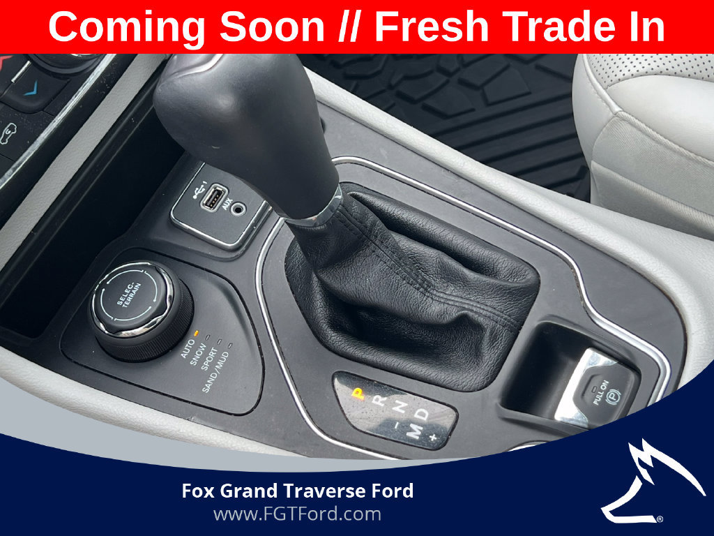 Used 2020 Jeep Cherokee Latitude Lux w/ Comfort/Convenience Group AWD/4WD image 29