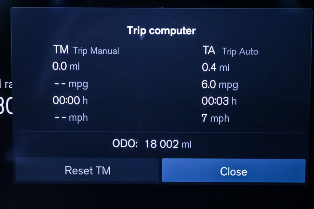 Certified 2025 Volvo XC90 B6 Plus image 14