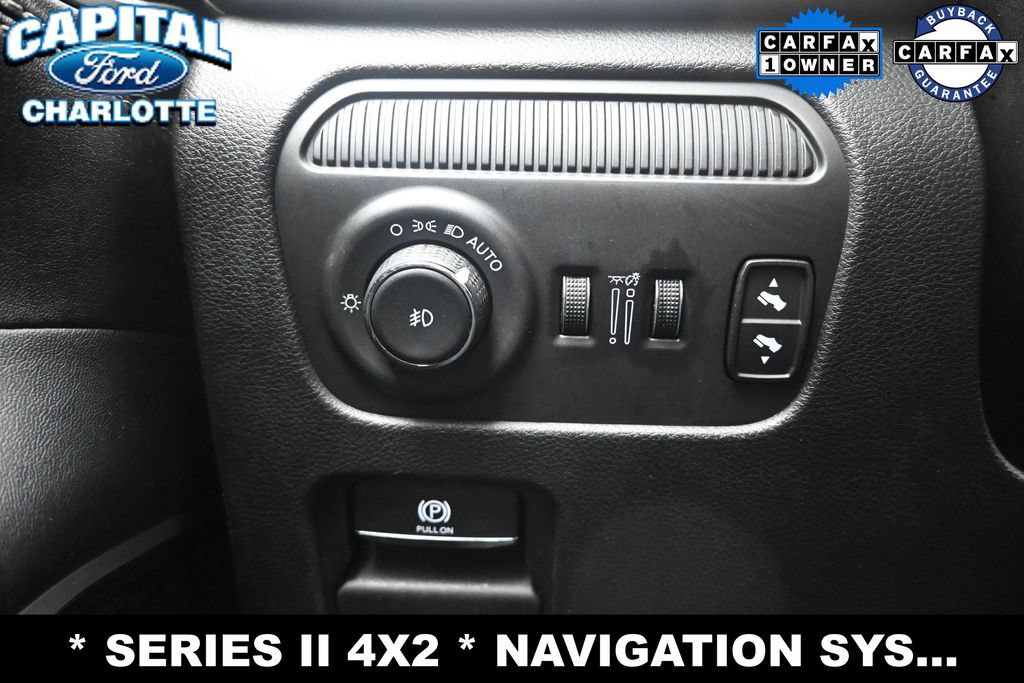 Used 2024 Jeep Wagoneer Series II w/ Flexible Seating Group RWD image 19