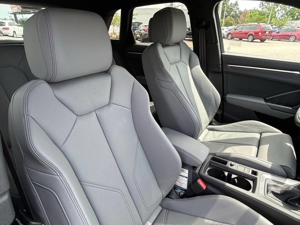 Used 2025 Audi Q3 2.0T Premium w/ Convenience Package AWD/4WD image 50