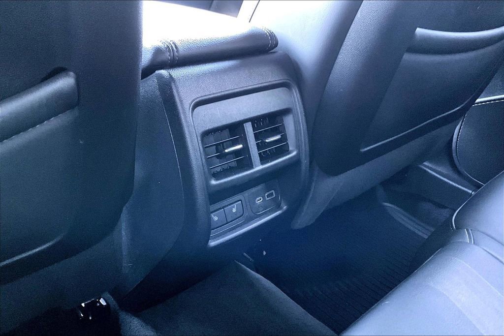 Used 2022 Cadillac XT4 Premium Luxury w/ Enhanced Visibility Package image 33