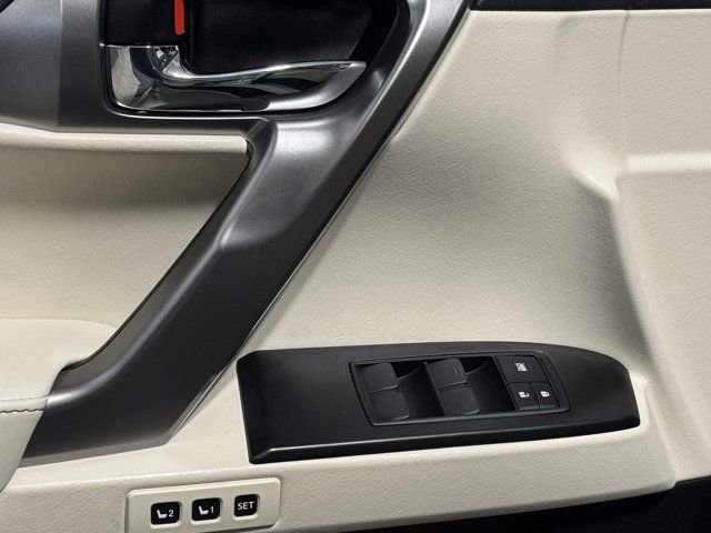 Used 2023 Lexus GX 460 Premium w/ Premium Package image 28