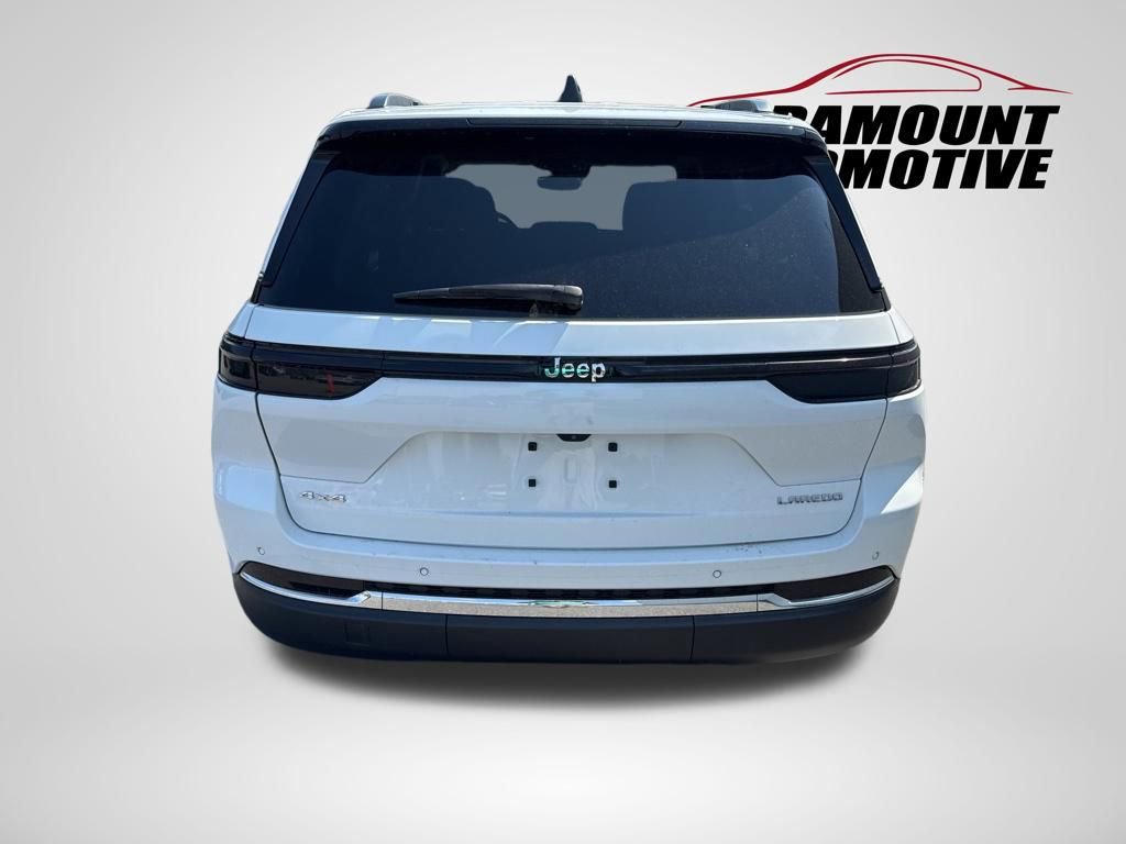 Used 2023 Jeep Grand Cherokee Laredo AWD/4WD image 6