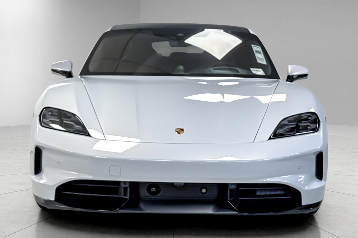 New 2025 Porsche Taycan GTS image 11