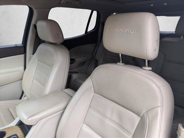 Used 2017 GMC Acadia Denali w/ Technology Package FWD image 9