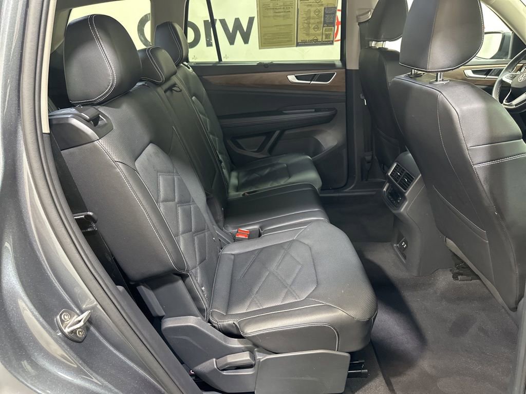 Used 2025 Volkswagen Atlas SE AWD/4WD image 13