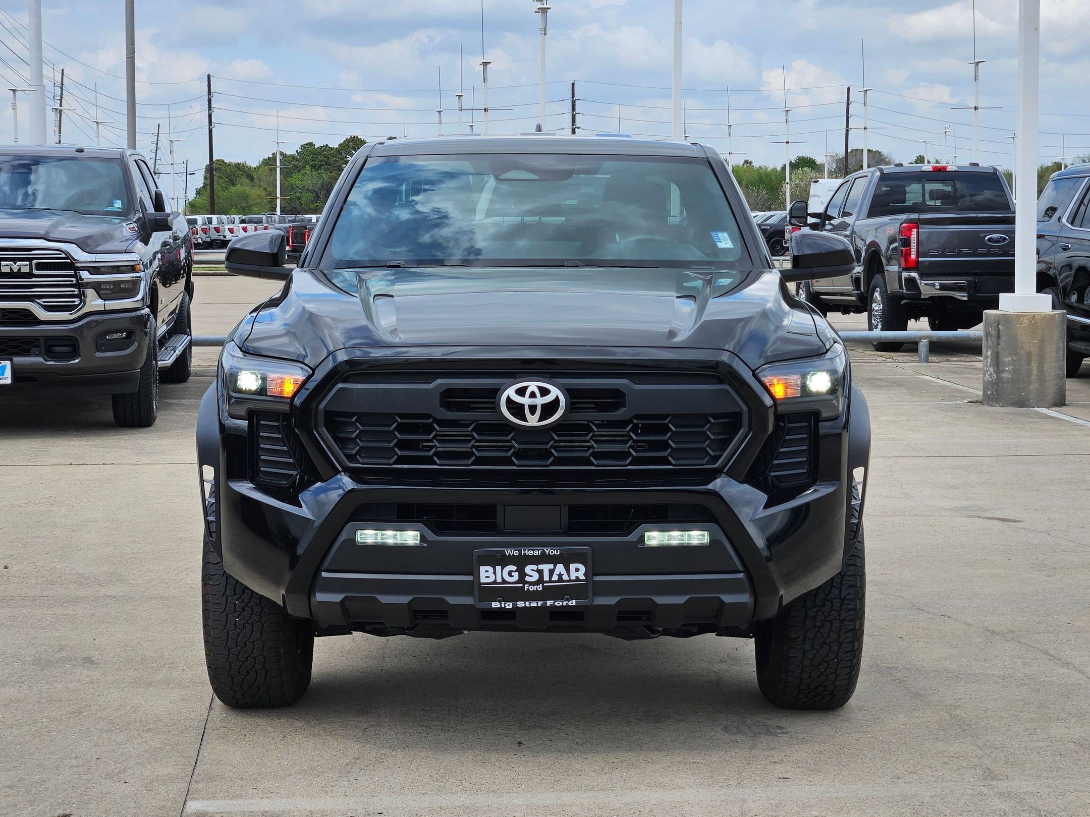 Used 2024 Toyota Tacoma TRD Off-Road image 10