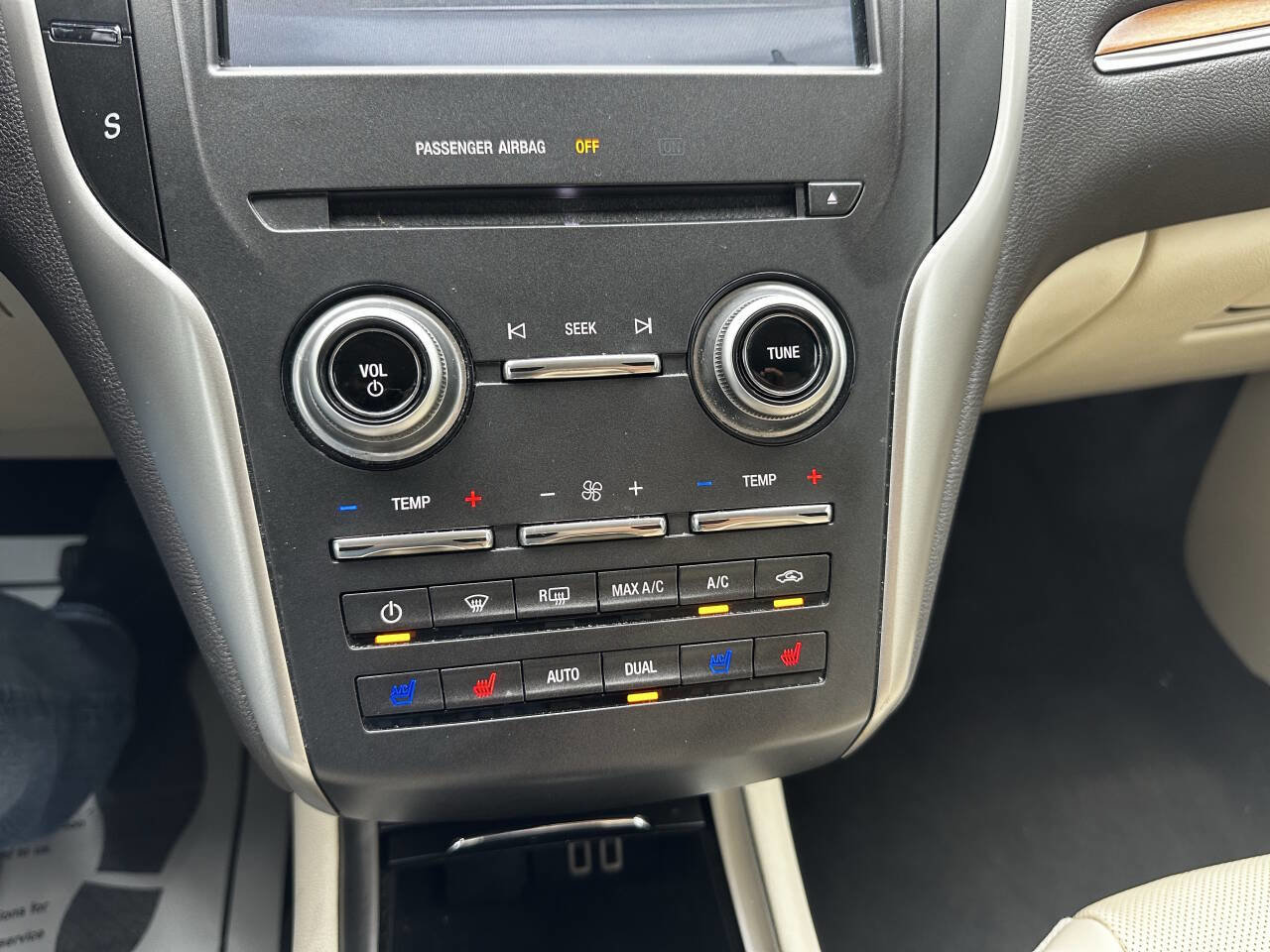 Used 2016 Lincoln MKC Reserve image 32