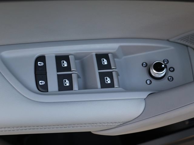 Used 2023 Audi Q5 e Prestige w/ Prestige Package AWD/4WD image 19