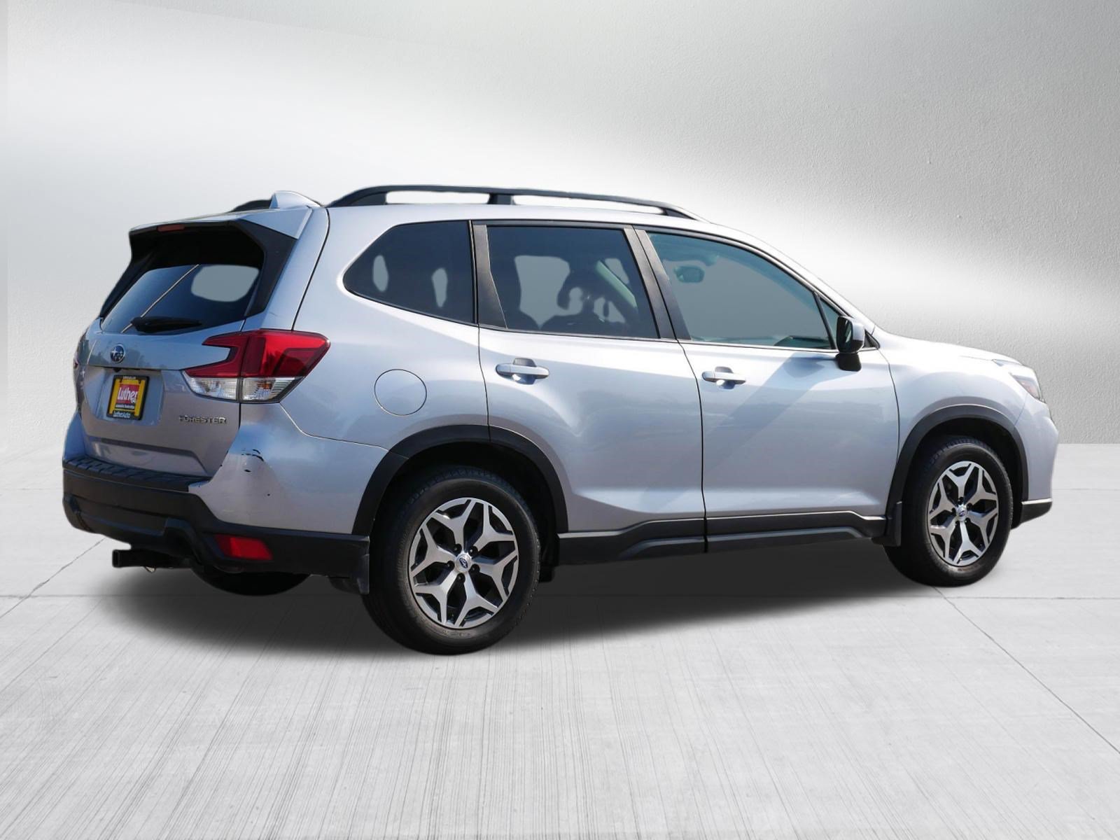 Used 2020 Subaru Forester Premium AWD/4WD image 7