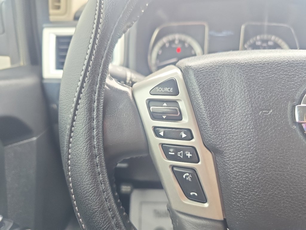 Used 2017 Nissan Titan SV image 23