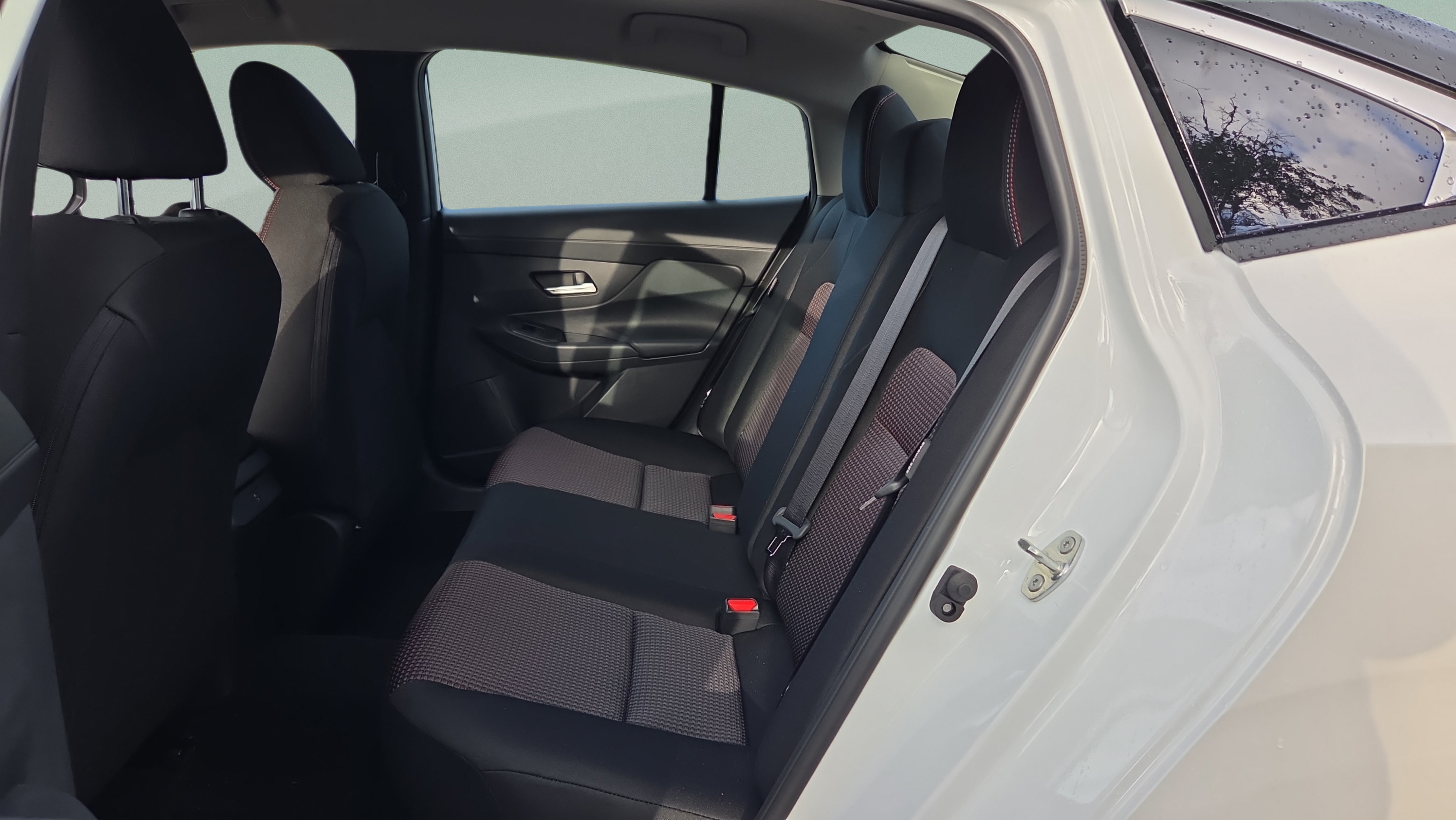 New 2027 Nissan Sentra SR w/ Floor Mat Package FWD image 10