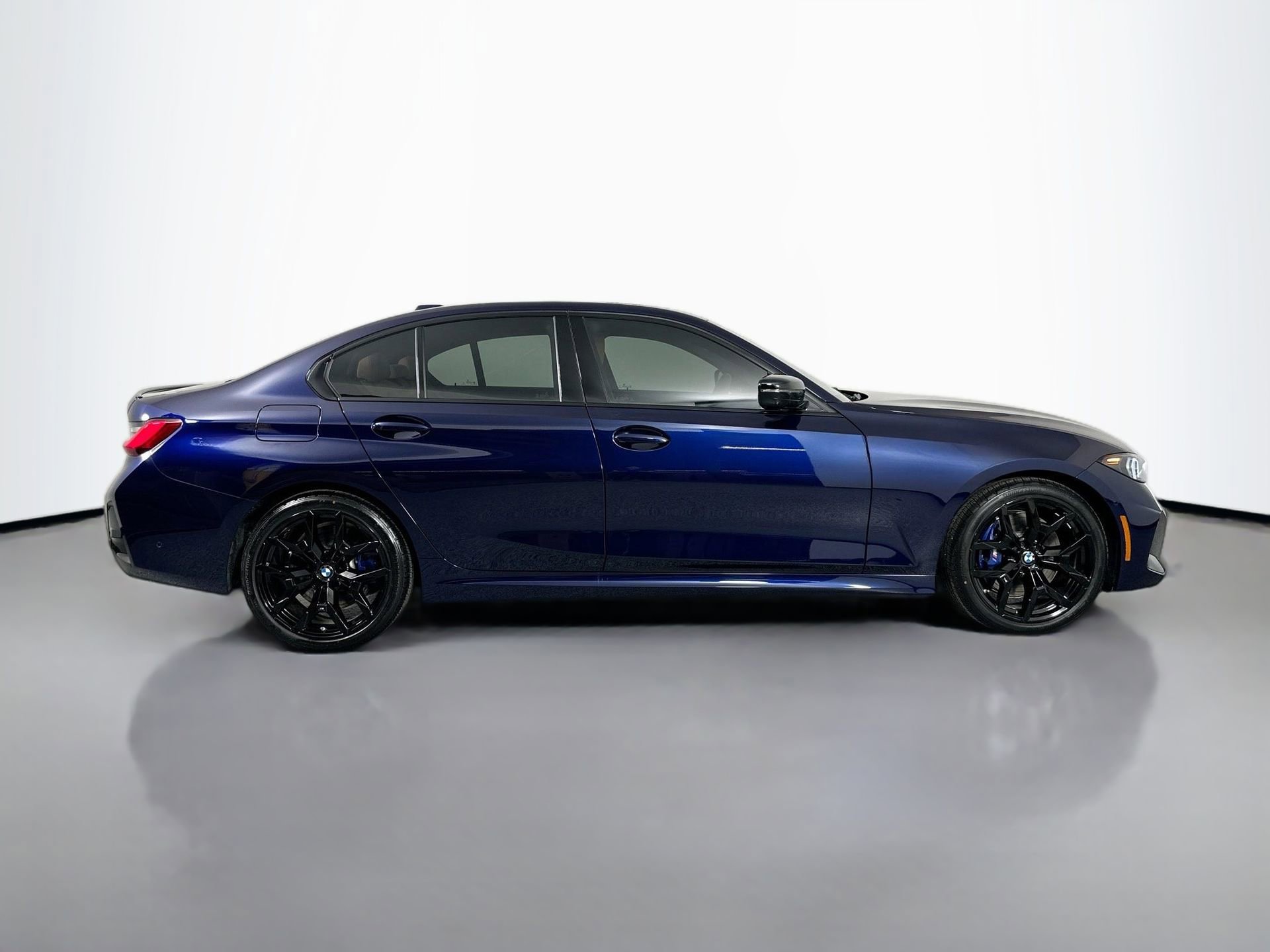 New 2026 BMW 330i Sedan w/ M Sport Package image 4