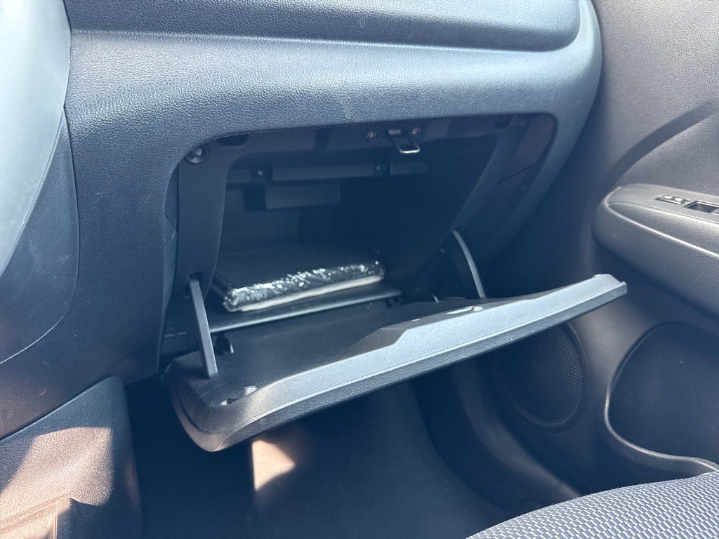 Used 2016 Nissan Versa SV image 18