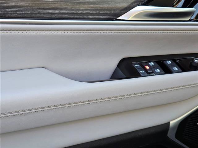 Certified 2023 Jeep Wagoneer L Series II w/ Flexible Seating Group RWD image 7