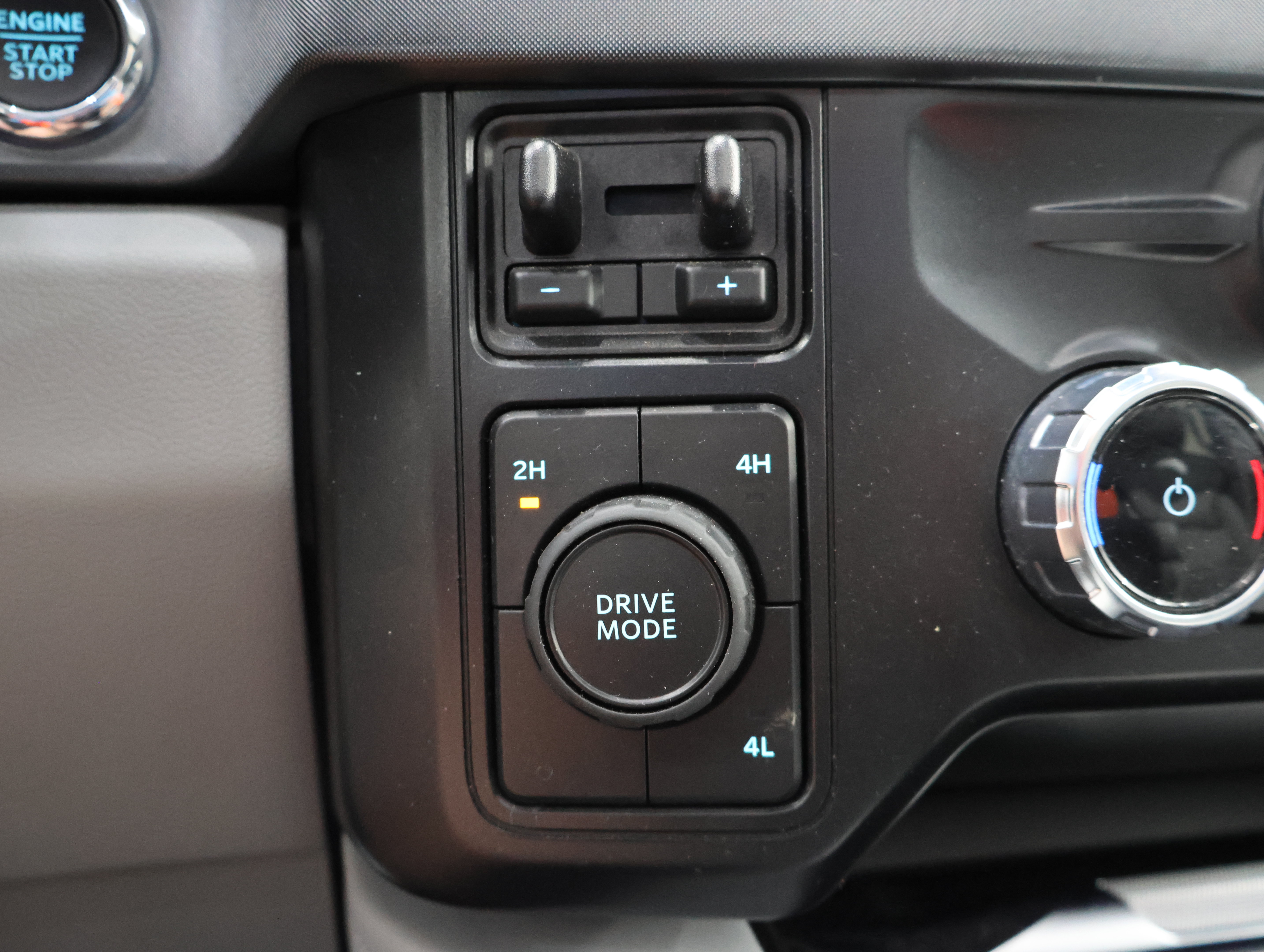 Used 2024 Ford F350 Limited w/ FX4 Off-Road Package AWD/4WD image 55