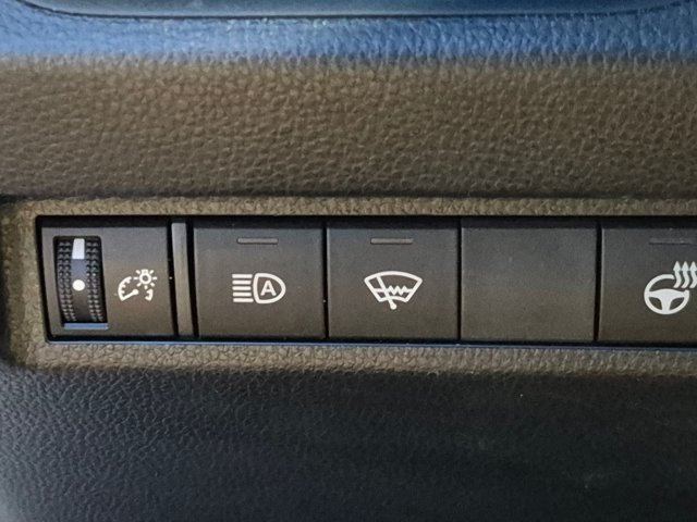 Used 2021 Toyota RAV4 XSE w/ XSE Grade Weather Package AWD/4WD image 11